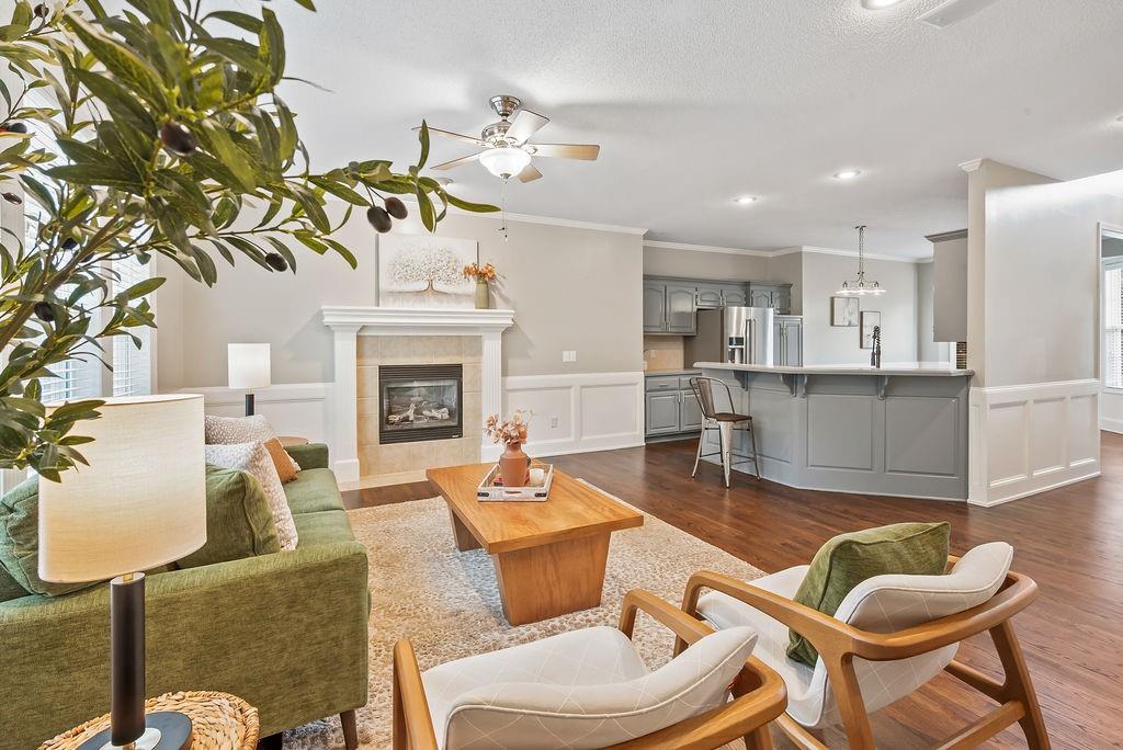 Listing Photo MLS #HMS2617735