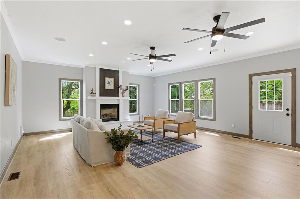 Listing Photo MLS #HMS2618700