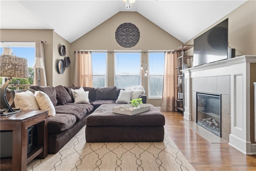 Listing Photo MLS #HMS2620004