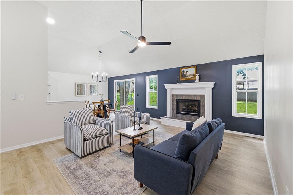 Listing Photo MLS #HMS2621077