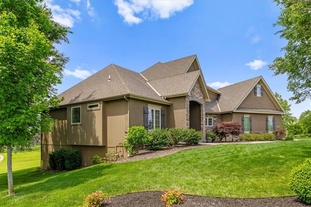 Listing Photo MLS #HMS2621201
