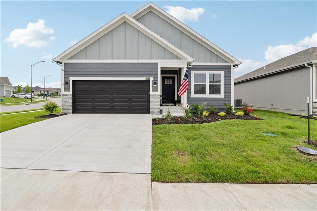 Listing Photo MLS #HMS2621690