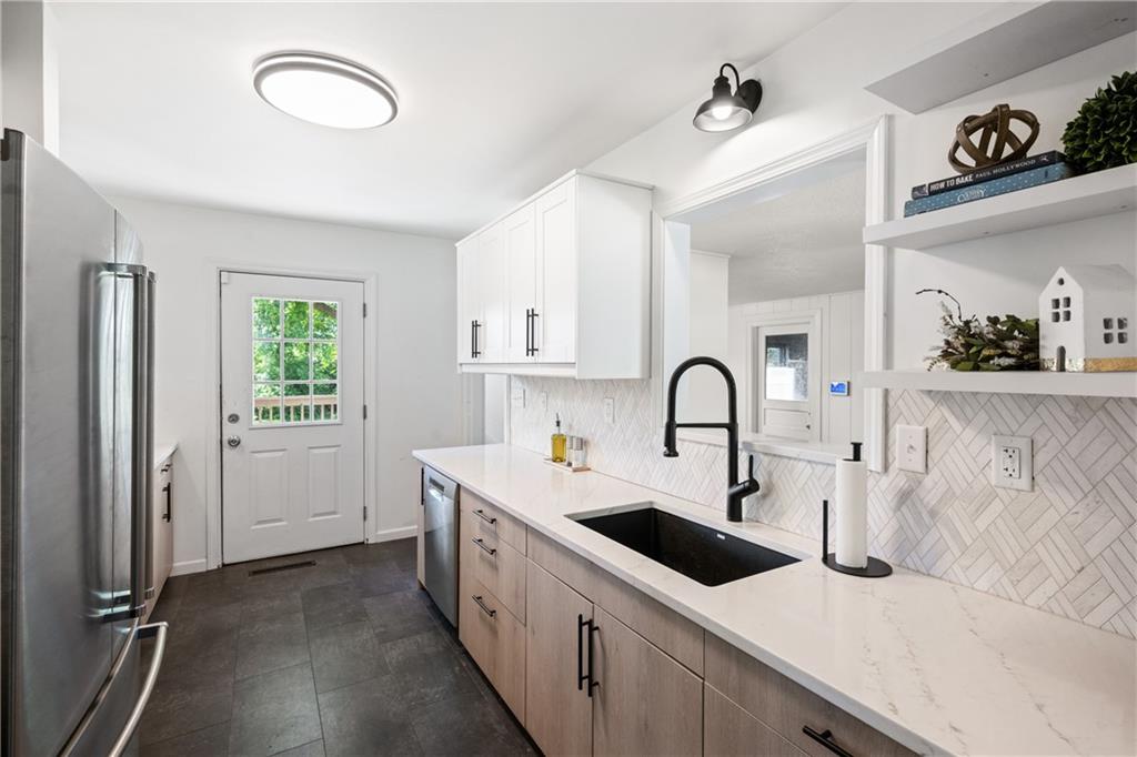 Listing Photo MLS #HMS2622273