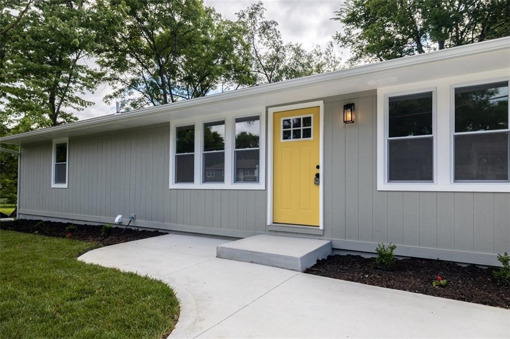 Listing Photo MLS #HMS2622595