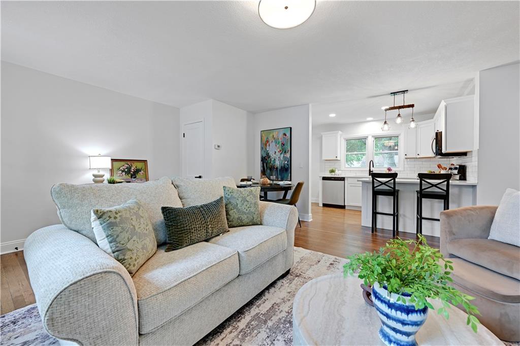 Listing Photo MLS #HMS2623461