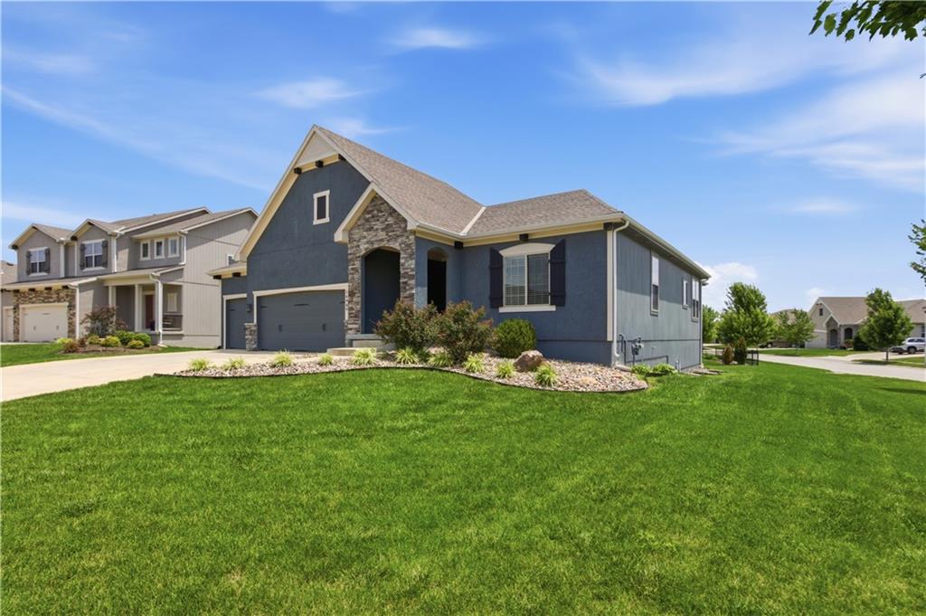 Listing Photo MLS #HMS2624741