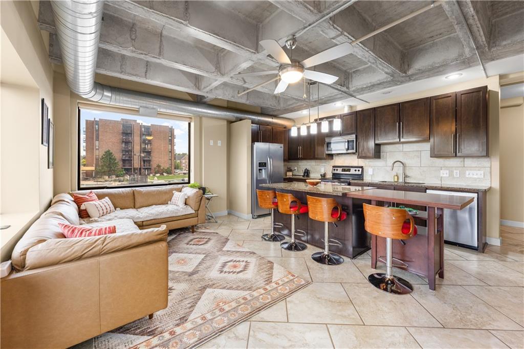 Listing Photo MLS #HMS2625077