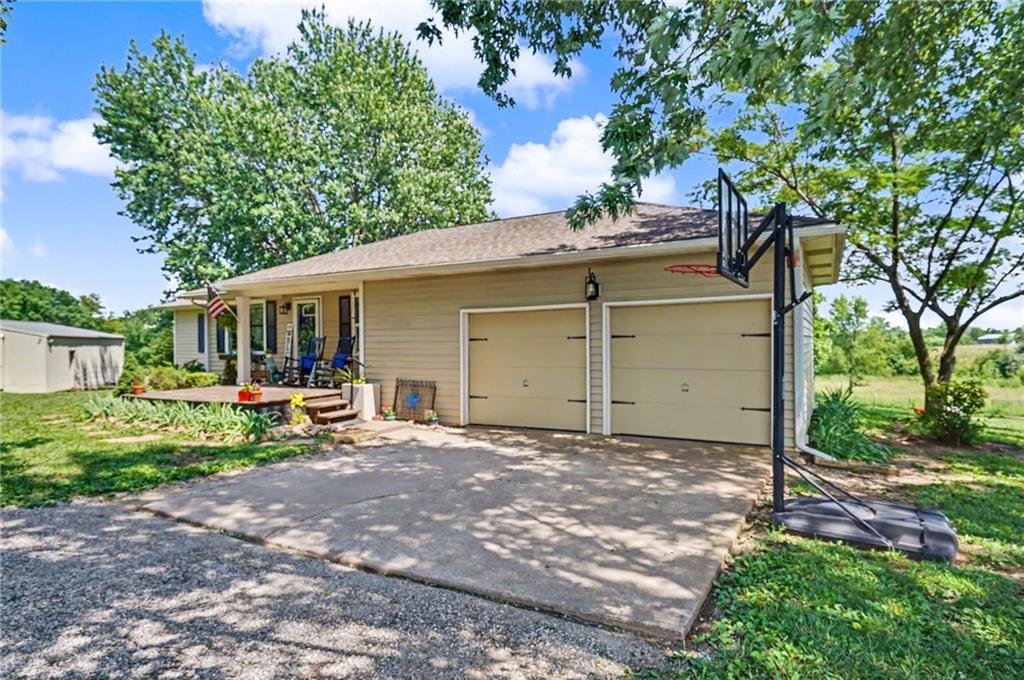 Listing Photo MLS #HMS2625576