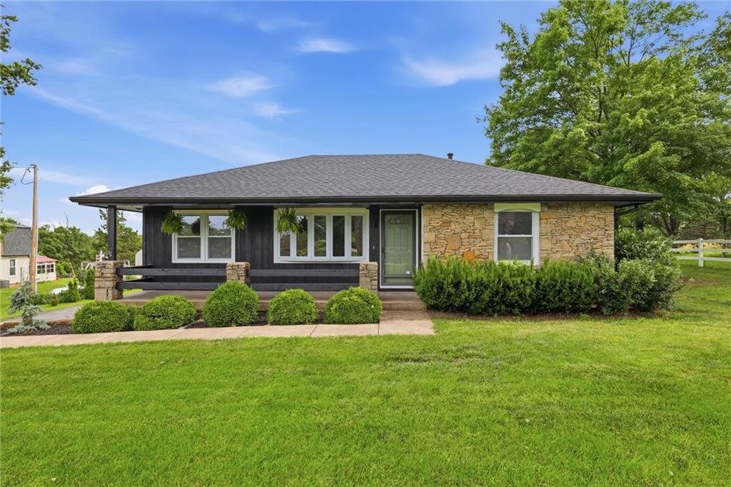 Listing Photo MLS #HMS2625805