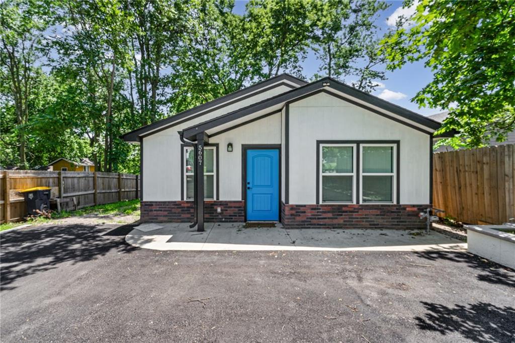 Listing Photo MLS #HMS2625818