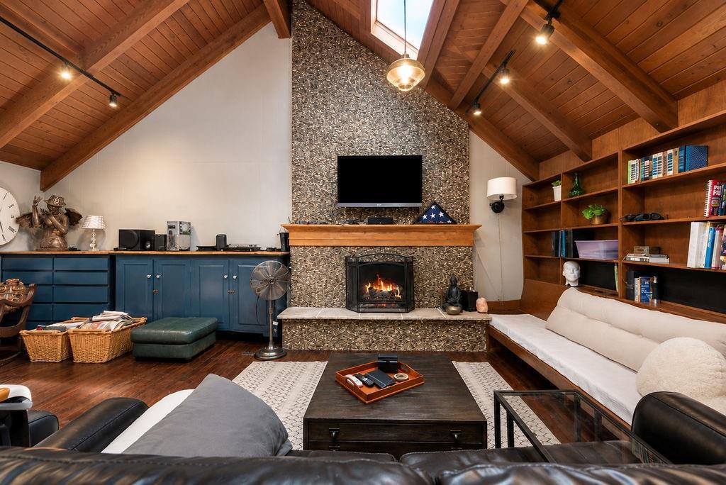 Listing Photo MLS #HMS2626296