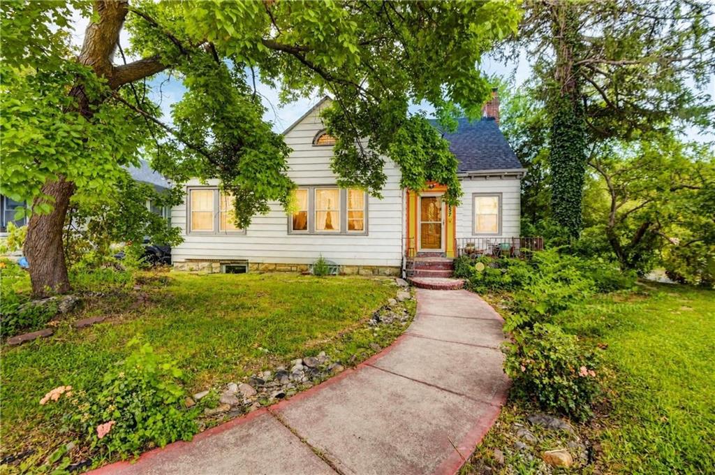 Listing Photo MLS #HMS2627201