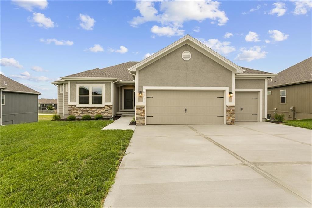 Listing Photo MLS #HMS2627232