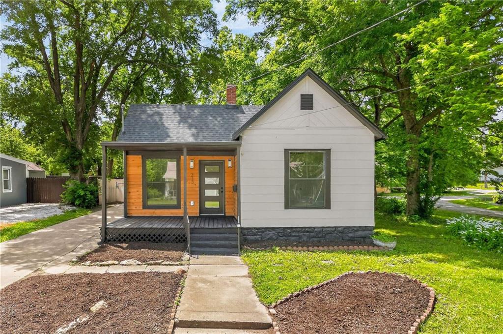 Listing Photo MLS #HMS2627318