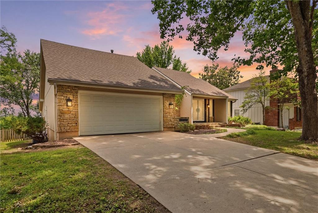 Listing Photo MLS #HMS2627339