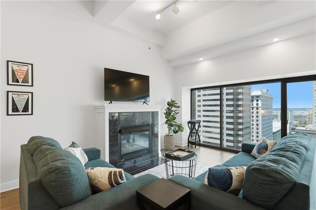 Listing Photo MLS #HMS2628400