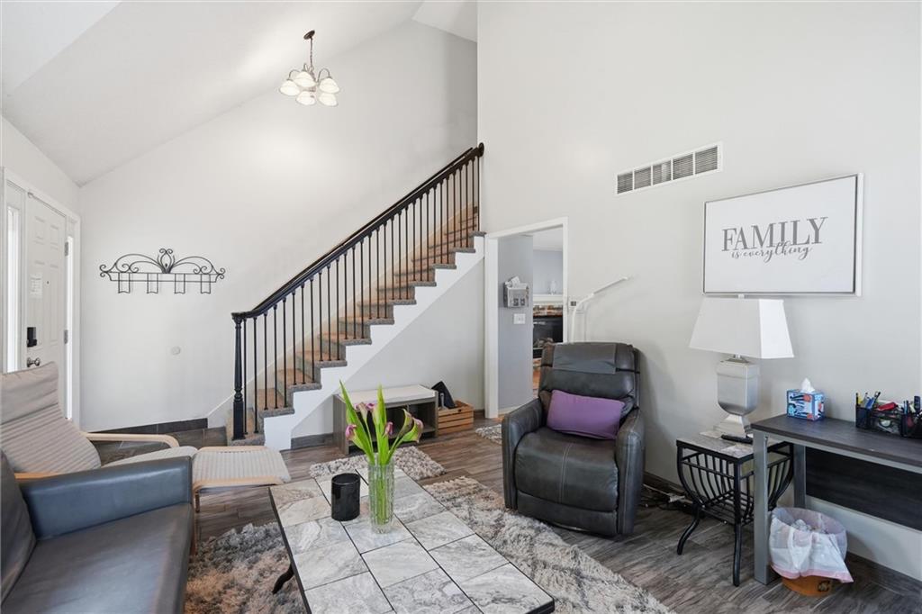 Listing Photo MLS #HMS2628443