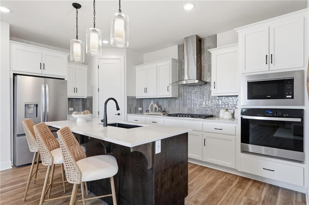 Listing Photo MLS #HMS2630382