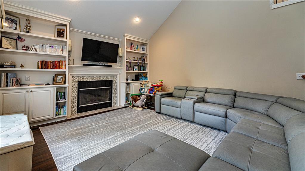 Listing Photo MLS #HMS2633276