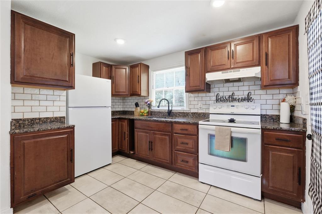 Listing Photo MLS #HMS2634991