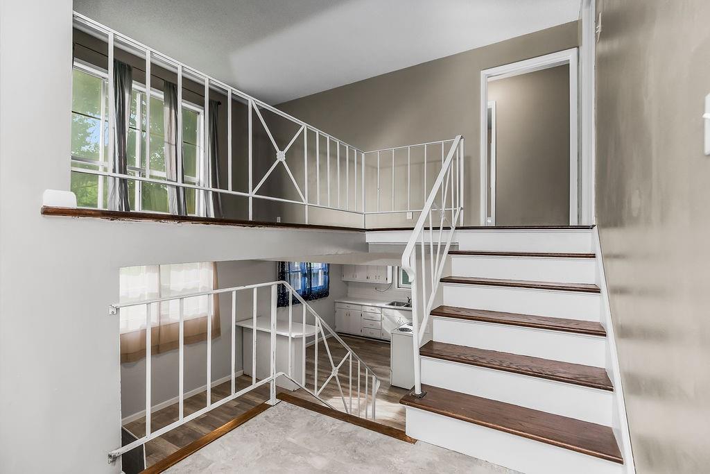 Listing Photo MLS #HMS2635353