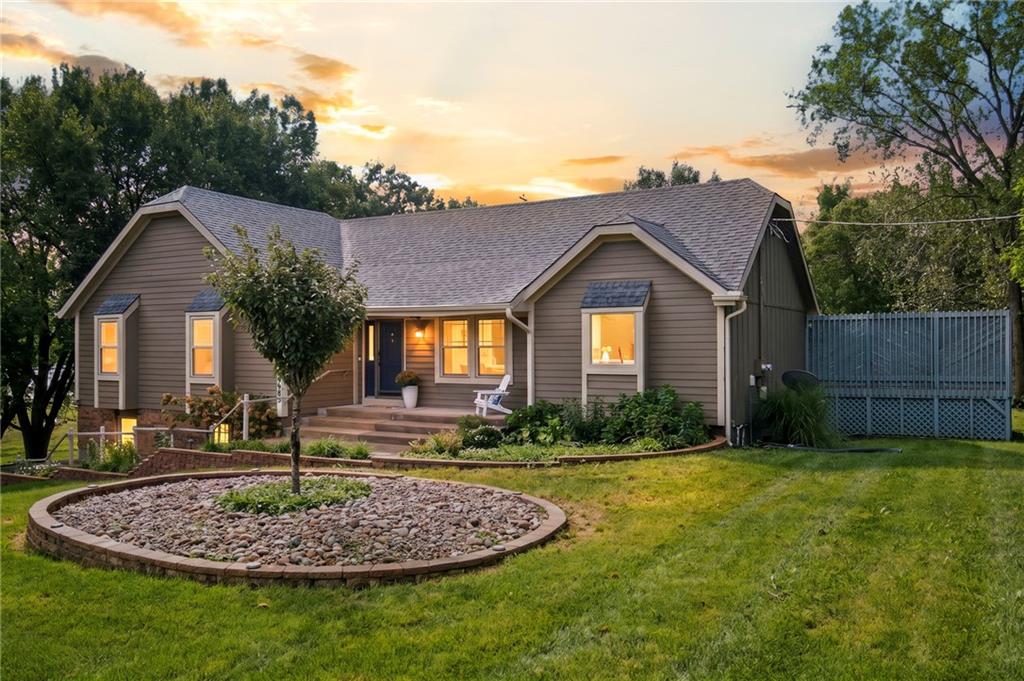 Listing Photo MLS #HMS2635929