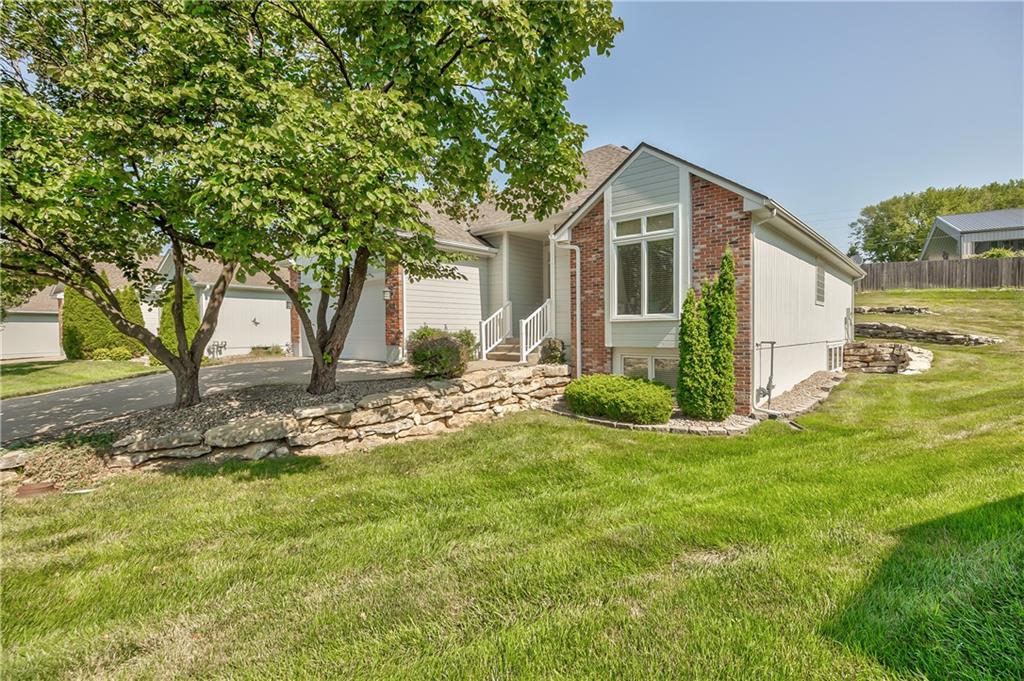 Listing Photo MLS #HMS2636154
