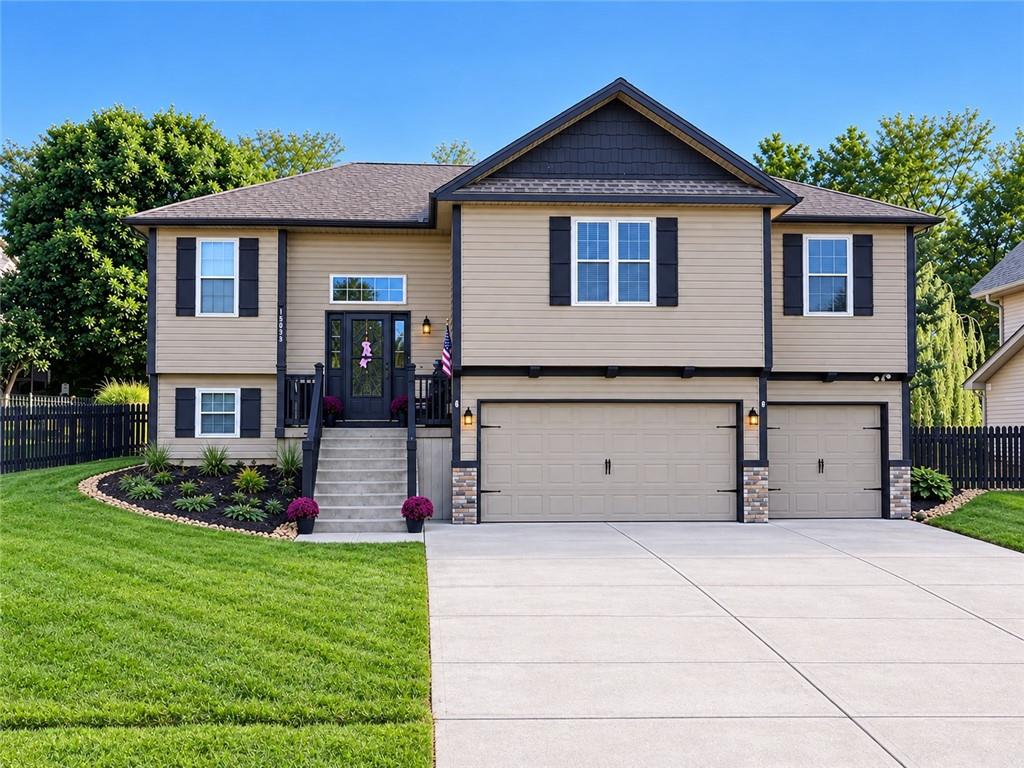 Listing Photo MLS #HMS2637083