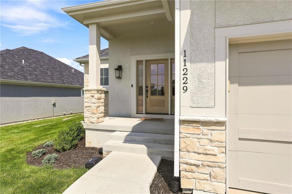 Listing Photo MLS #HMS2639000