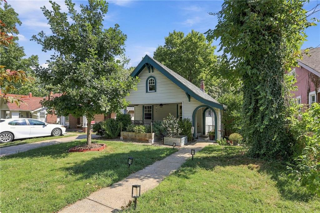Listing Photo MLS #HMS2640911
