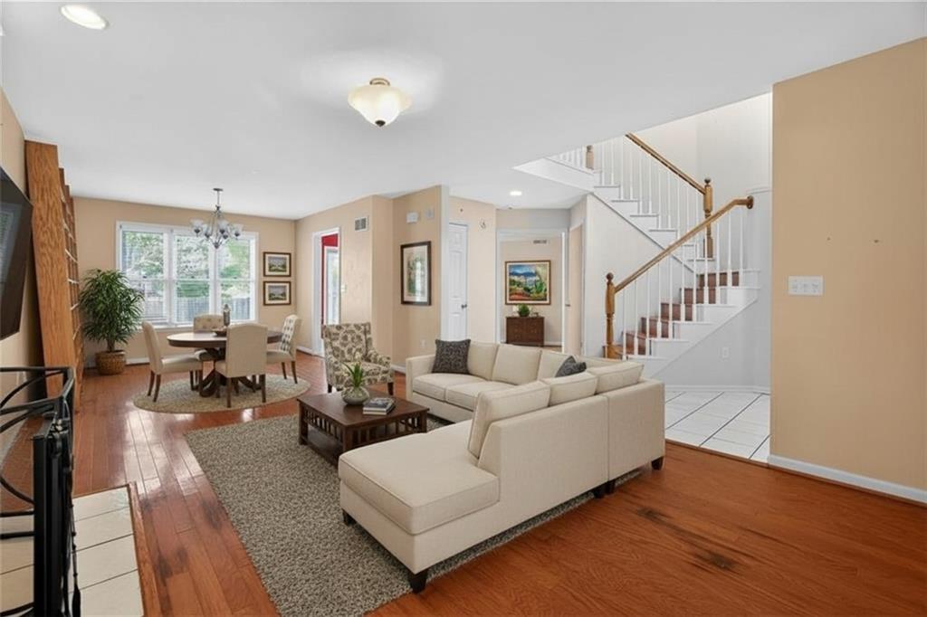 Listing Photo MLS #HMS2641344