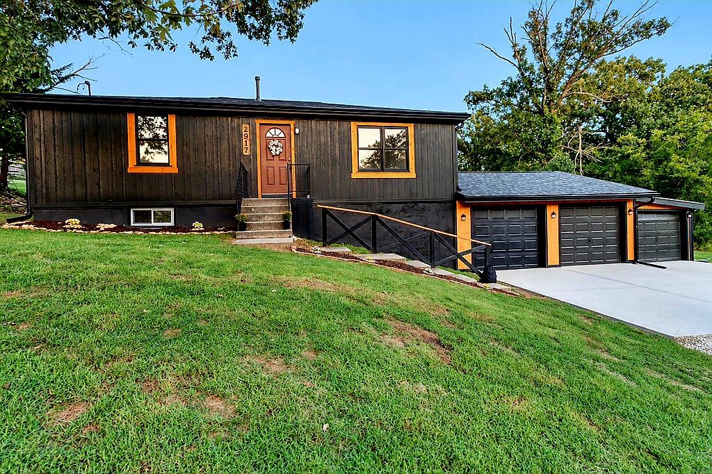 Listing Photo MLS #HMS2641805