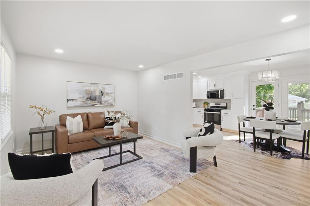 Listing Photo MLS #HMS2642486