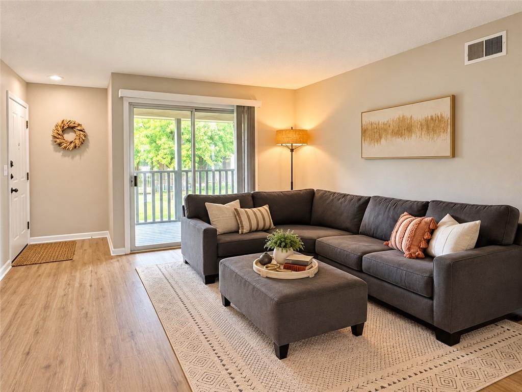 Listing Photo MLS #HMS2642927