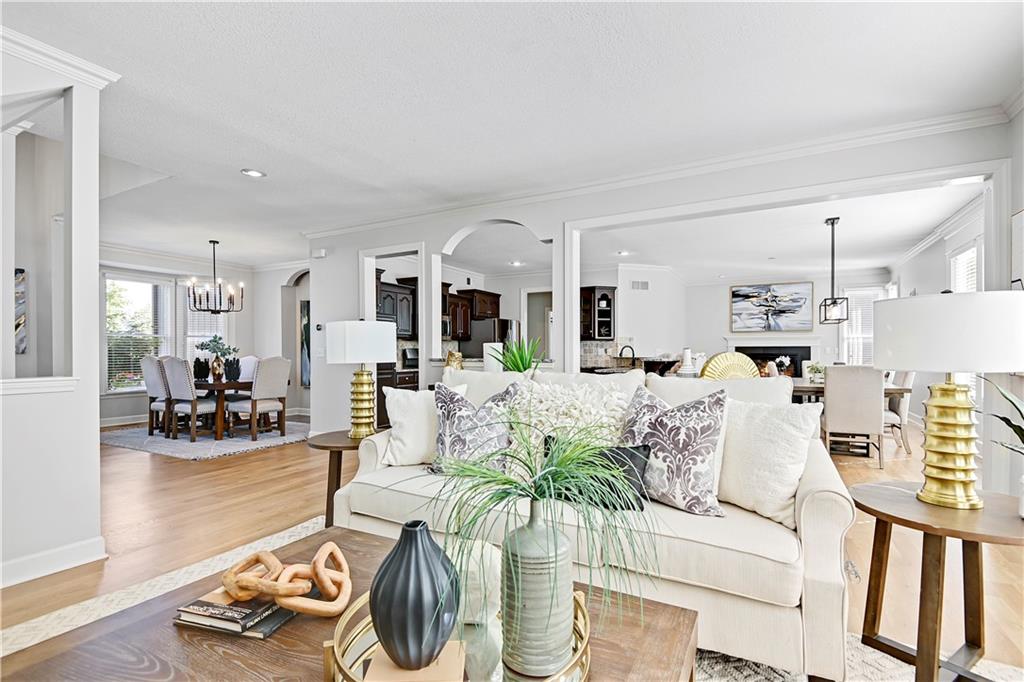 Listing Photo MLS #HMS2643017